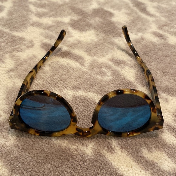 Illesteva Leonard Tortoise Blue Lens Sunglasses - Picture 12 of 13